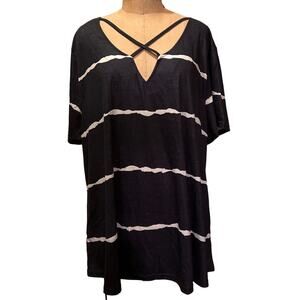 DOLNINE Plus Short Sleeve Criss Cross Front Deep V-Neck Striped Top NWT Size 26